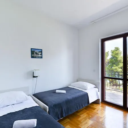 Apartment By The Sea Tkon, Pasman - 698 *