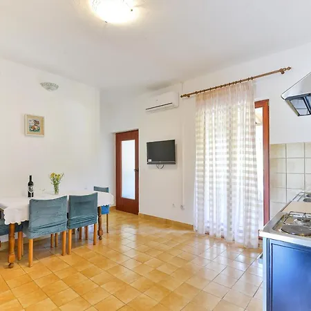 Апартаменты By The Sea Tkon, Pasman - 698 *