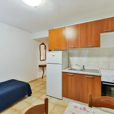 Апартаменты By The Sea Tkon, Pasman - 698