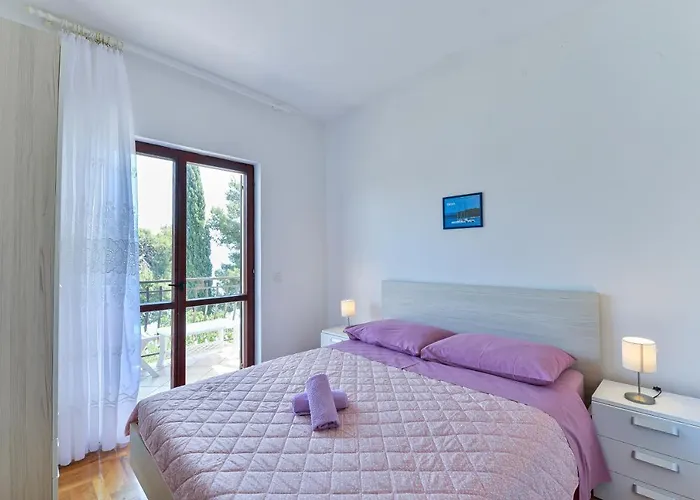 Apartment By The Sea Tkon, Pasman - 698 *