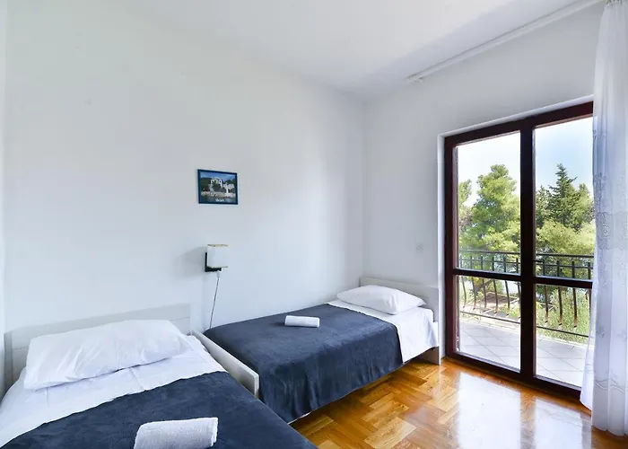 Apartment By The Sea Tkon, Pasman - 698 *